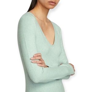 SAKS FIFTH AVENUE Mint Green Cashmere V-neck Sweater